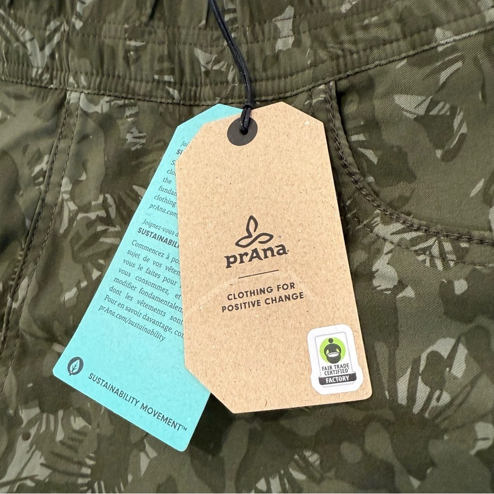 Prana NWT Halle E-Waist Short II 5” Inseam Women’s 12 Dark Green Camo Pockets - Picture 5 of 9